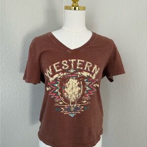 Western Graphic V-Neck Tee in Brown